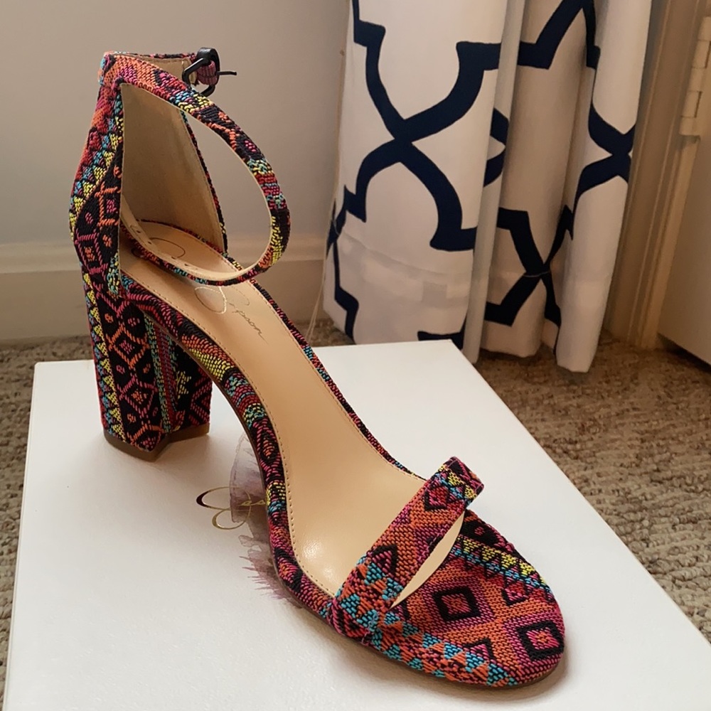NEW Jessica Simpson tribal print sandal heels